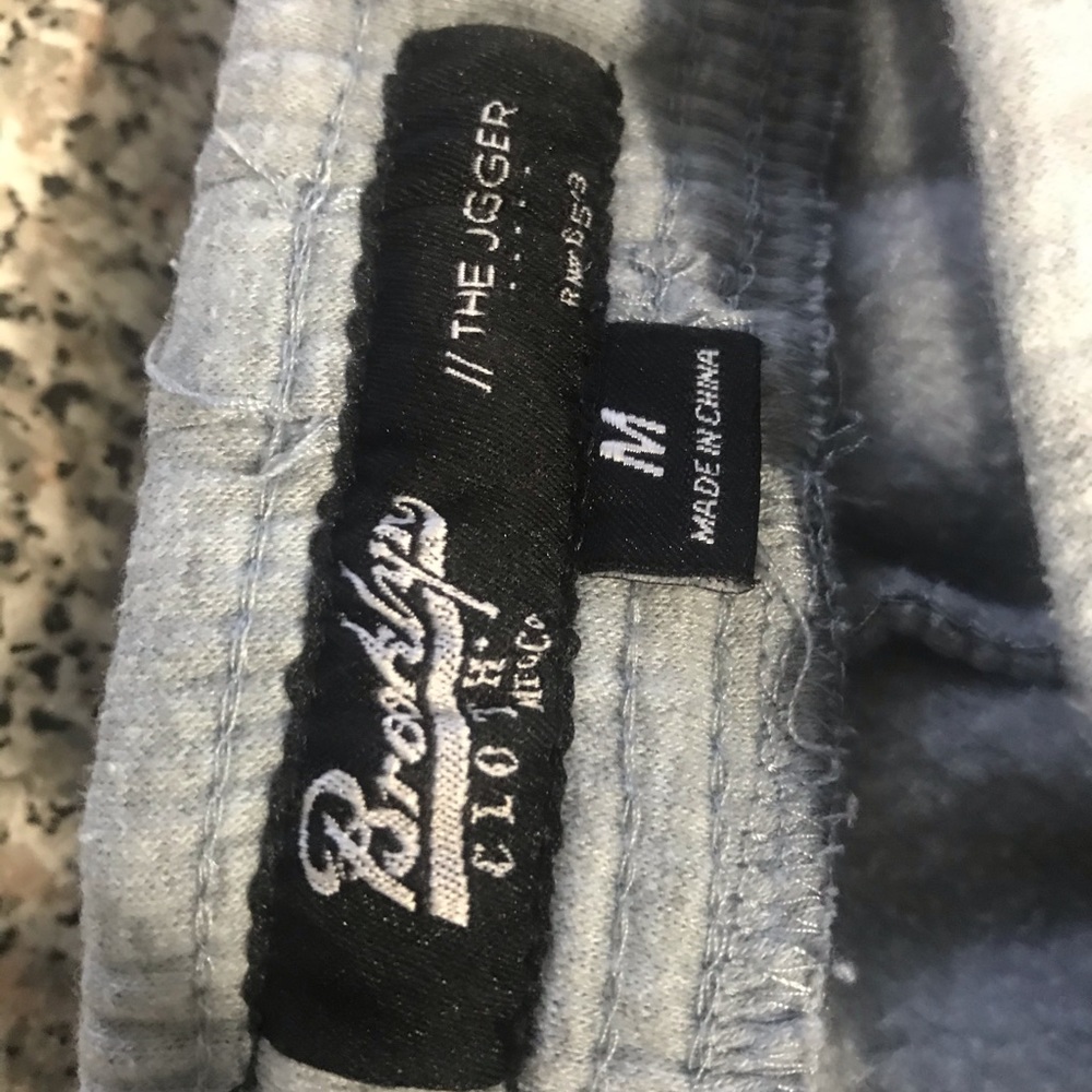 Gray yellow smiley face joggers Size M , Medium